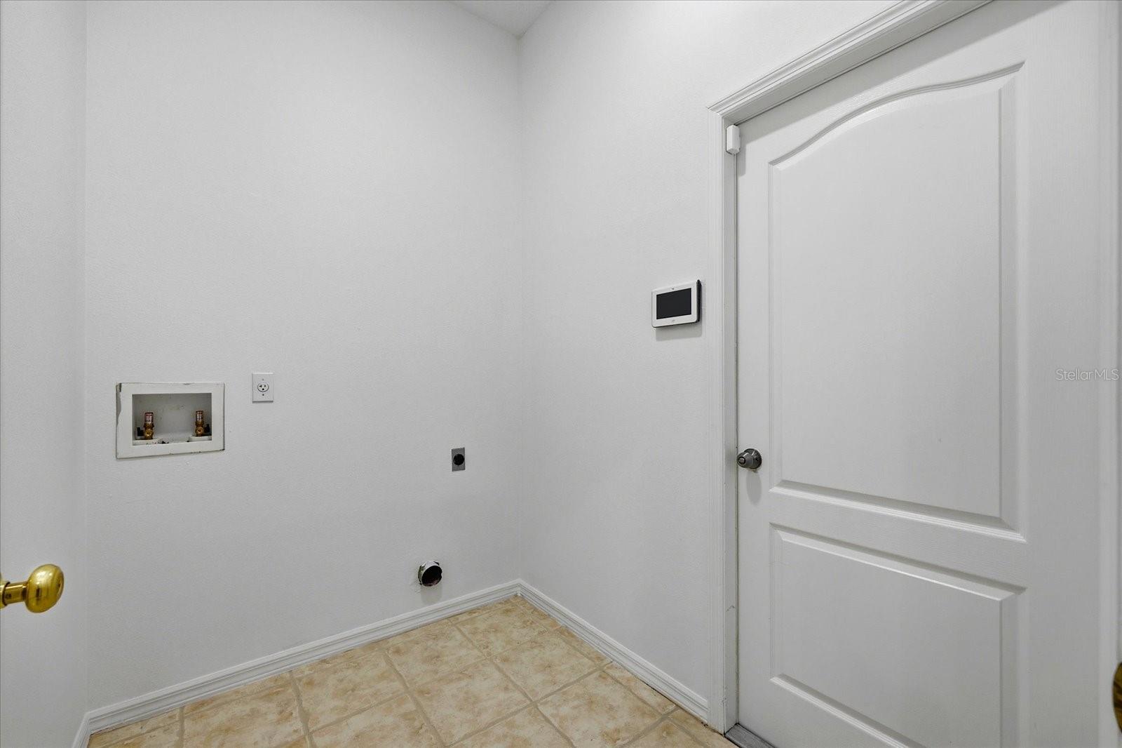 Image 18 of 49 For 15102 Arbor Hollow Drive