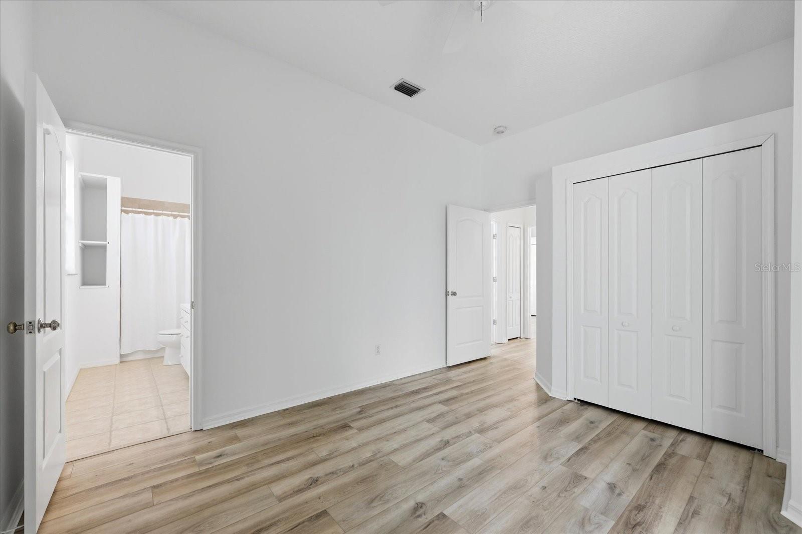 Image 26 of 49 For 15102 Arbor Hollow Drive