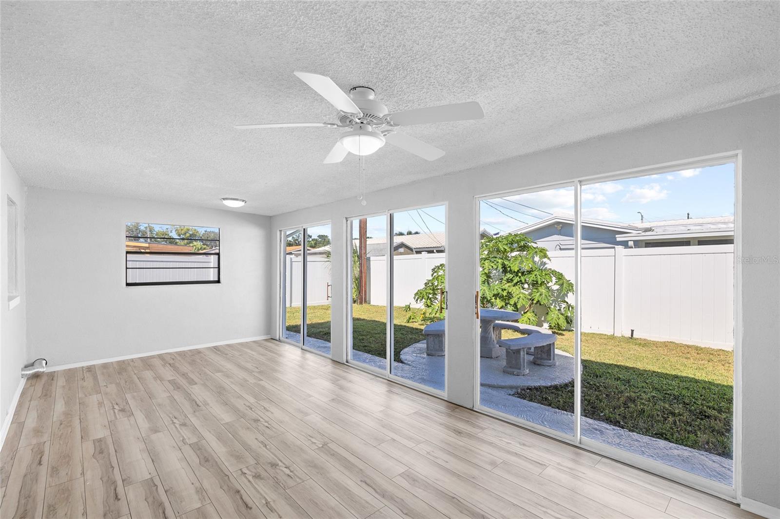 Image 14 of 32 For 11095 56th Avenue