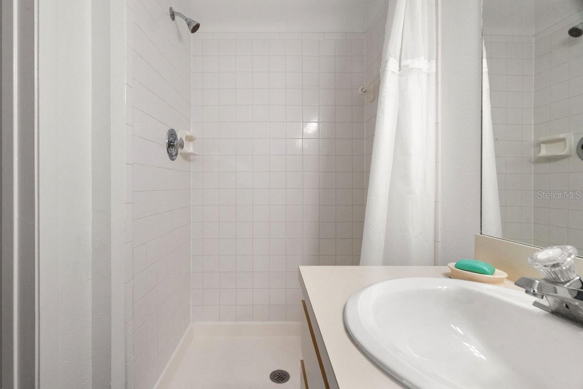 Image 21 of 60 For 1438 Millstream Lane 203