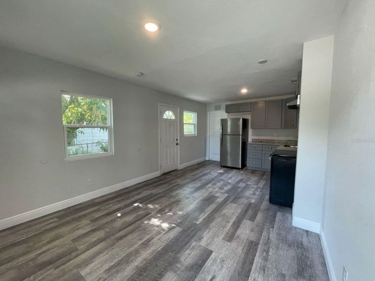 Image 2 of 7 For 1512 38th Avenue N