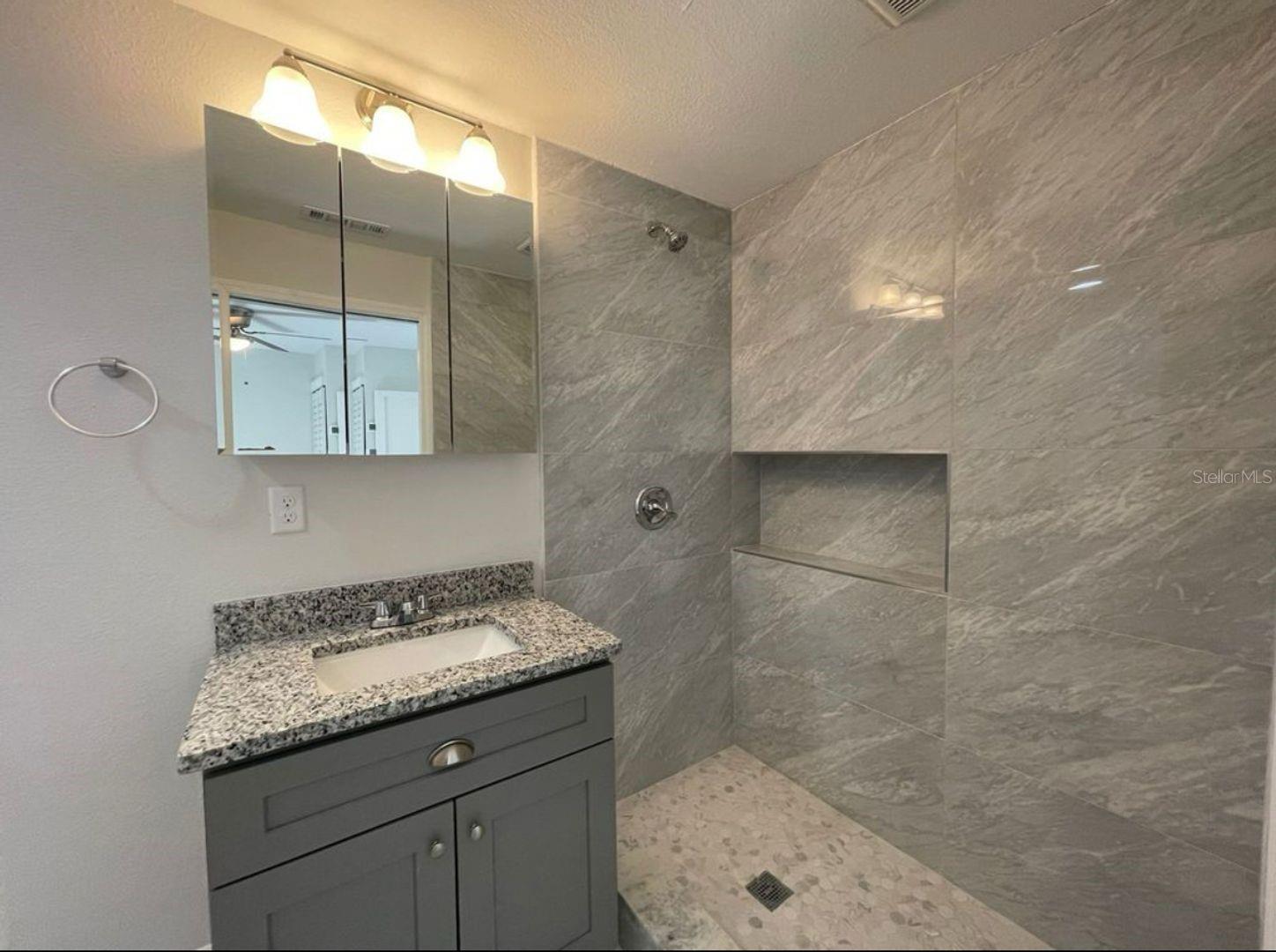 Image 5 of 7 For 1512 38th Avenue N