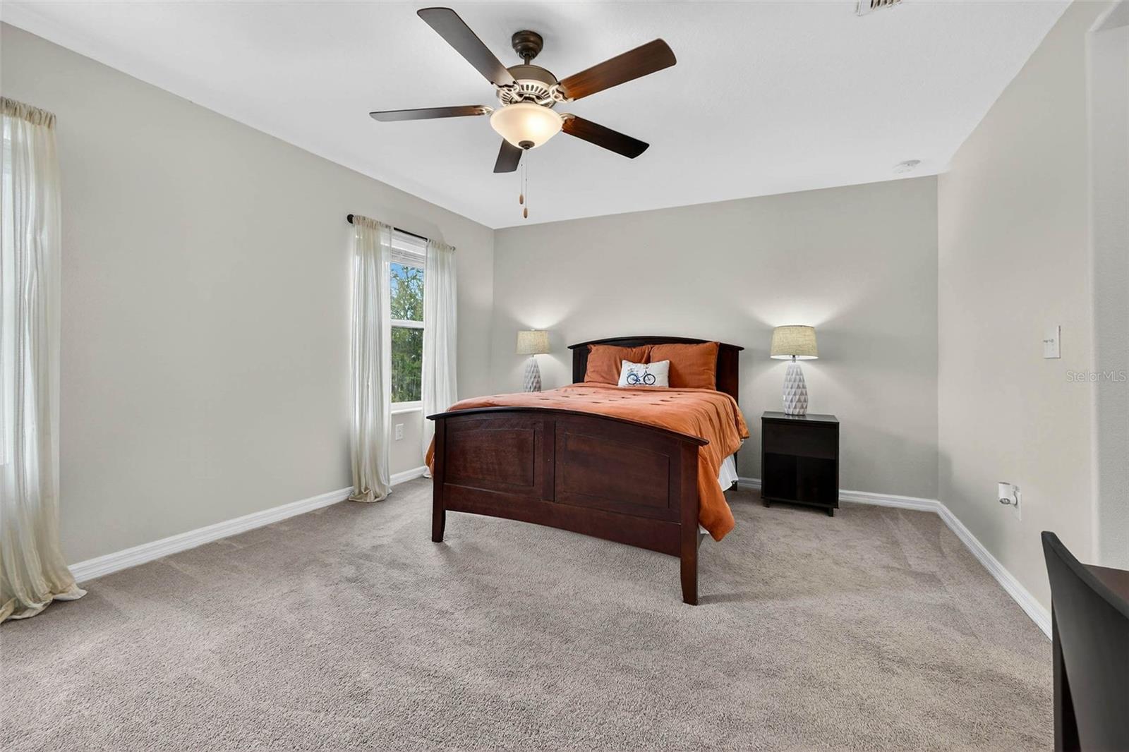 Image 17 of 33 For 10432 Shady Preserve Drive