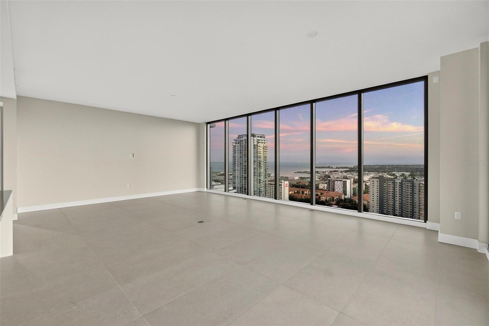 Image 10 of 81 For 275 1st Avenue S 2506