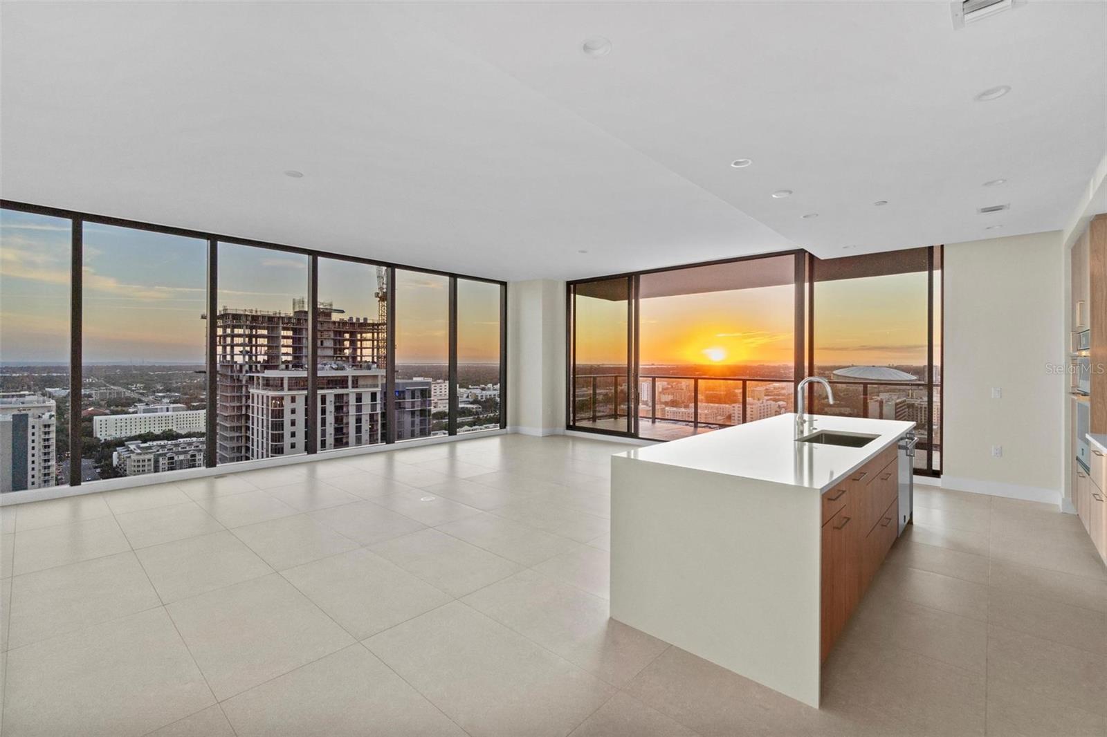 Image 11 of 81 For 275 1st Avenue S 2506