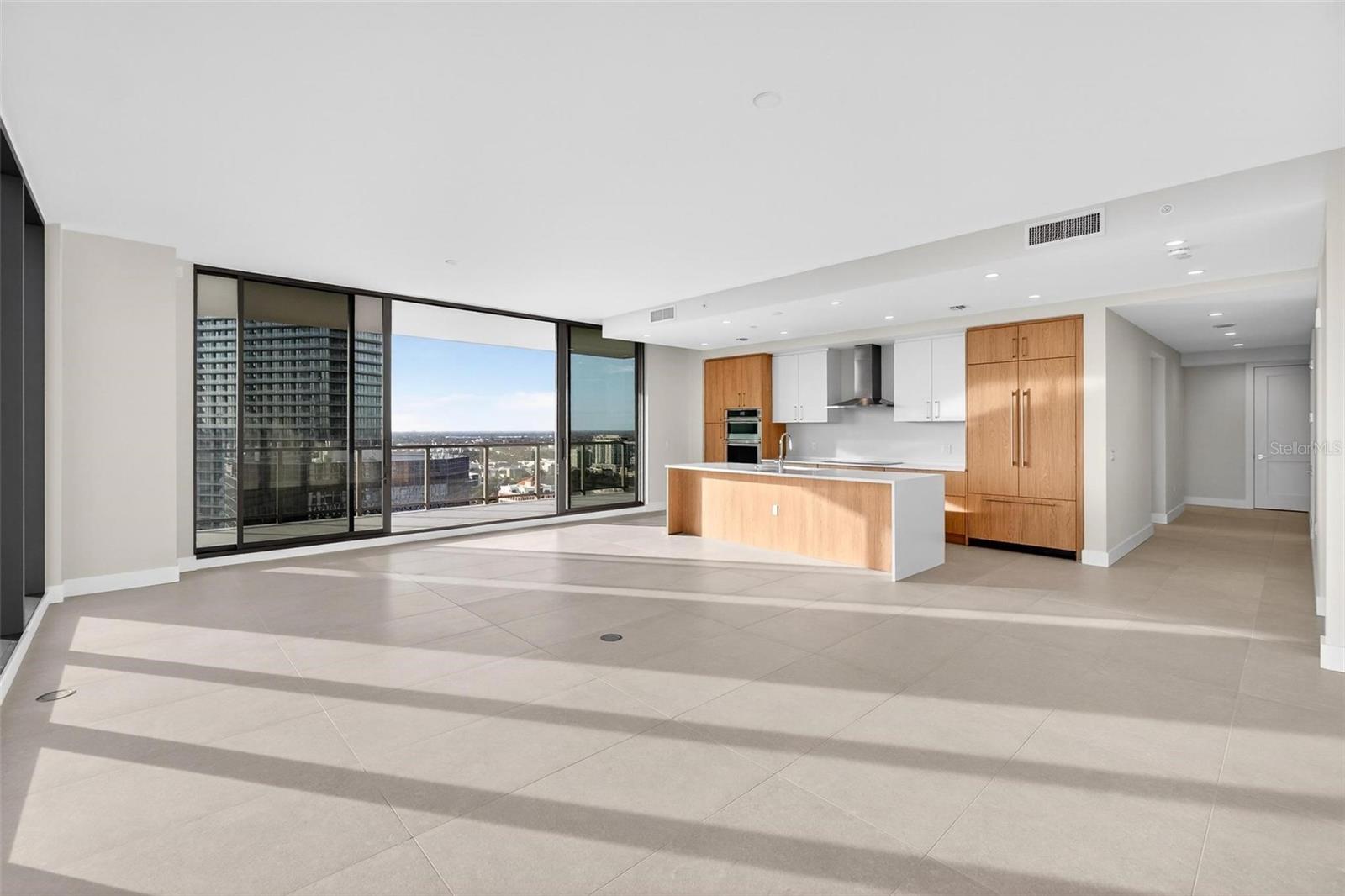 Image 22 of 81 For 275 1st Avenue S 2506