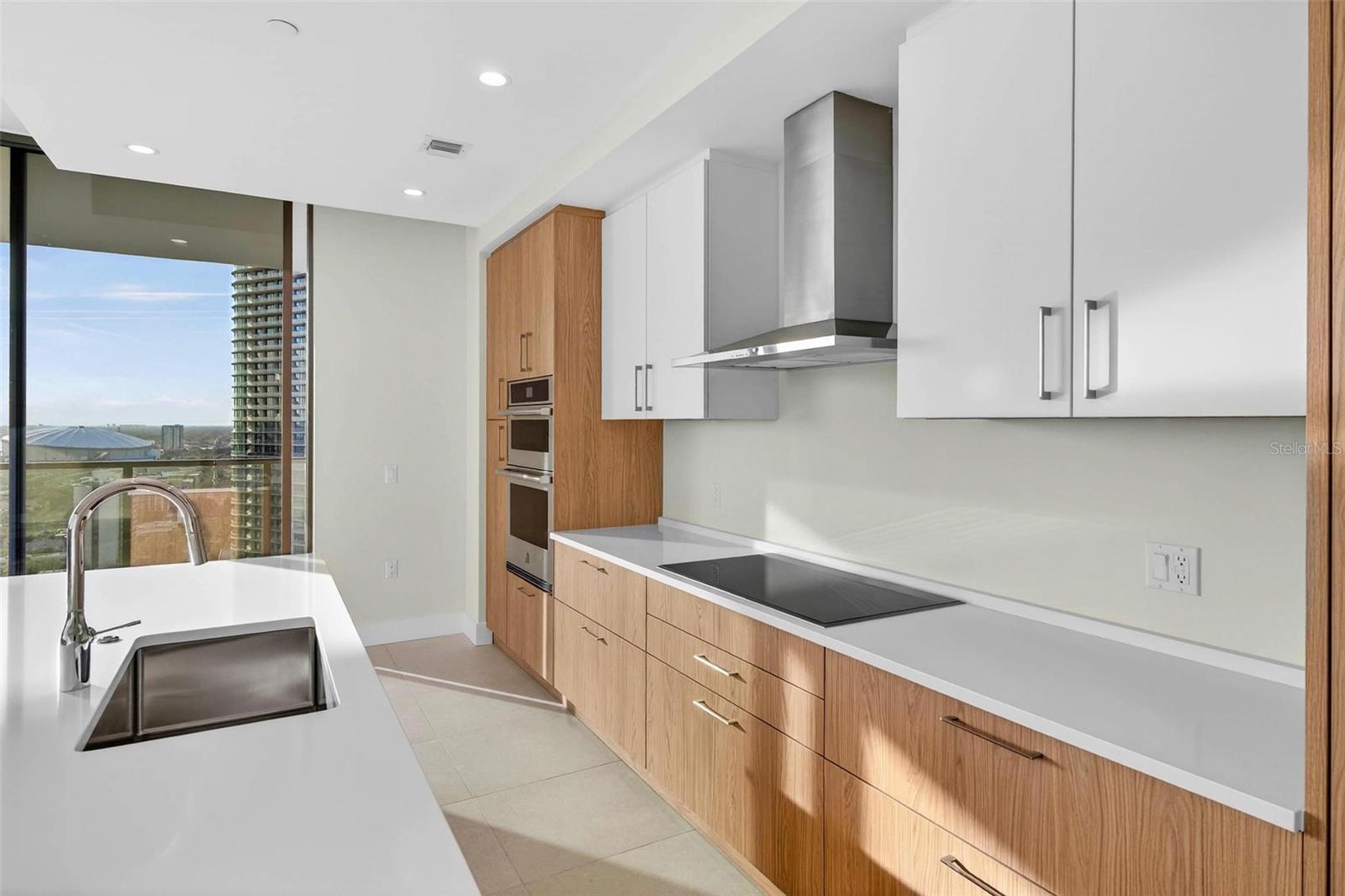 Image 24 of 81 For 275 1st Avenue S 2506