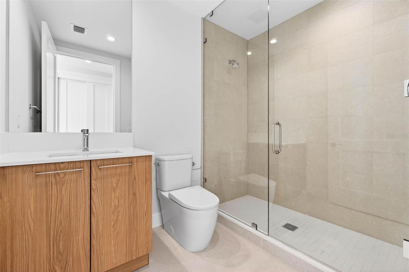 Image 26 of 81 For 275 1st Avenue S 2506