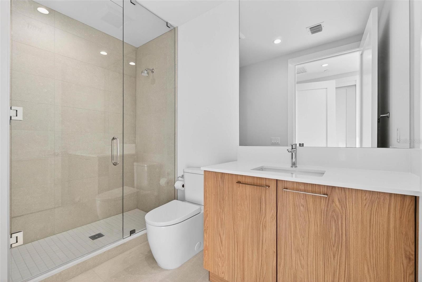 Image 28 of 81 For 275 1st Avenue S 2506