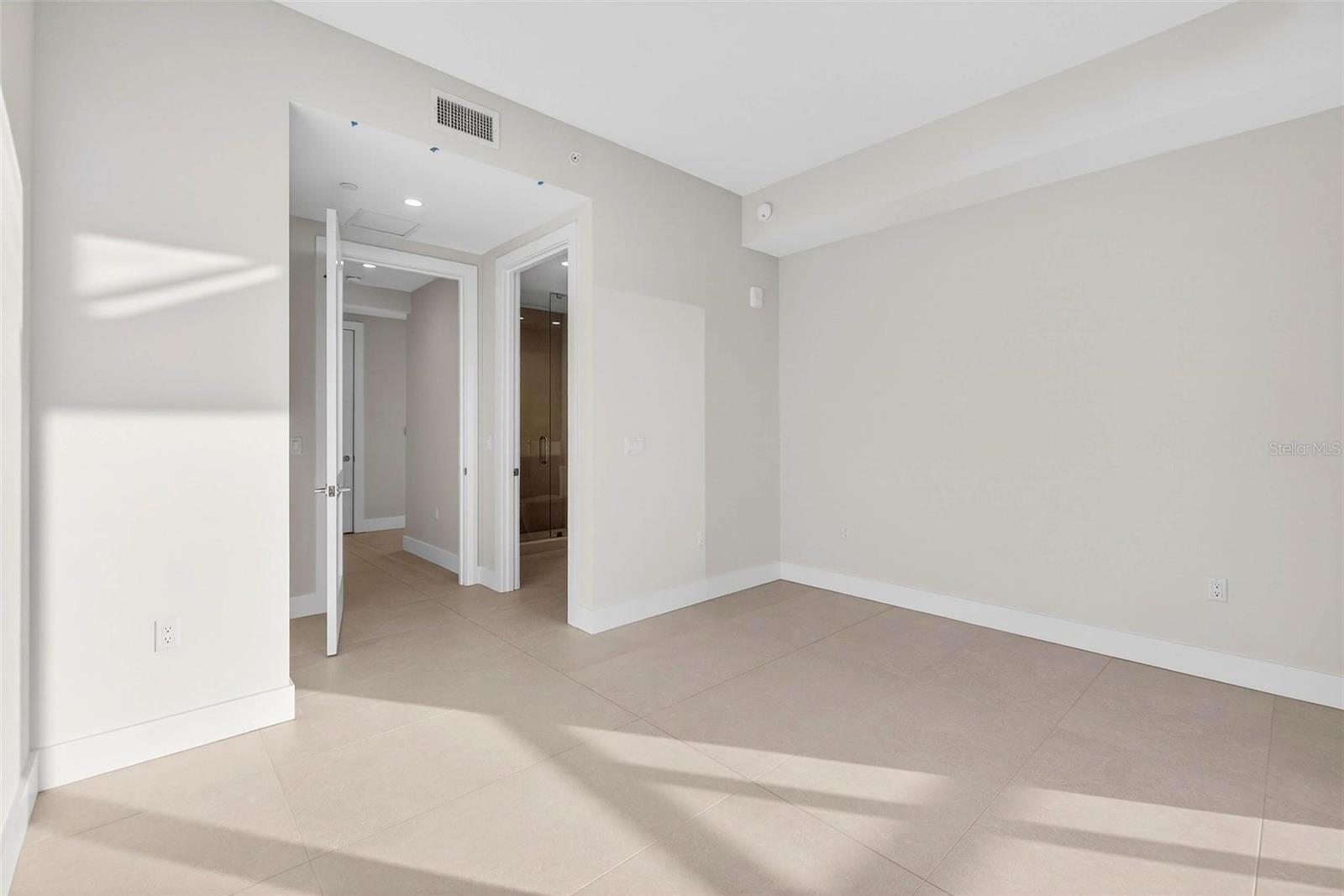 Image 31 of 81 For 275 1st Avenue S 2506