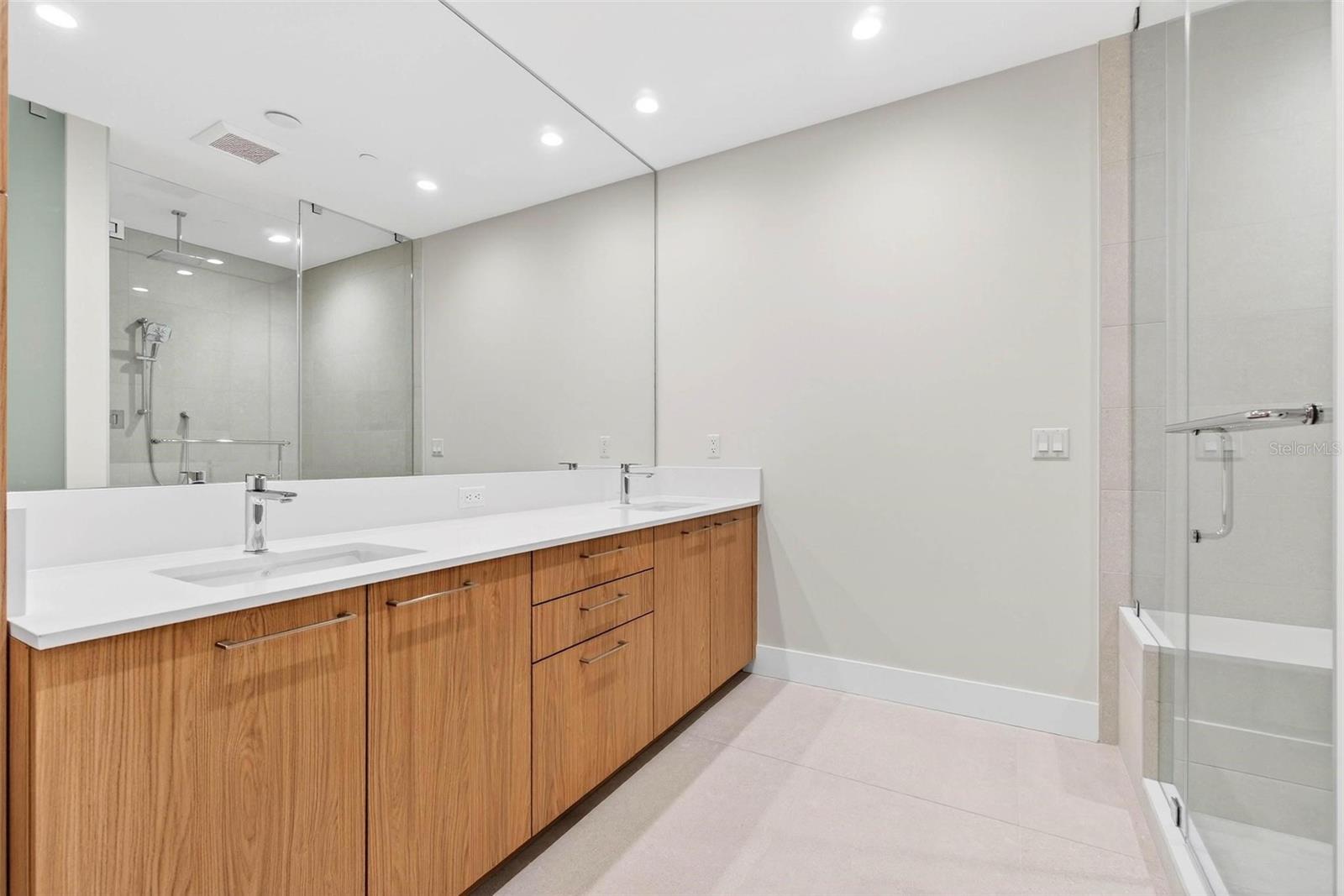 Image 35 of 81 For 275 1st Avenue S 2506