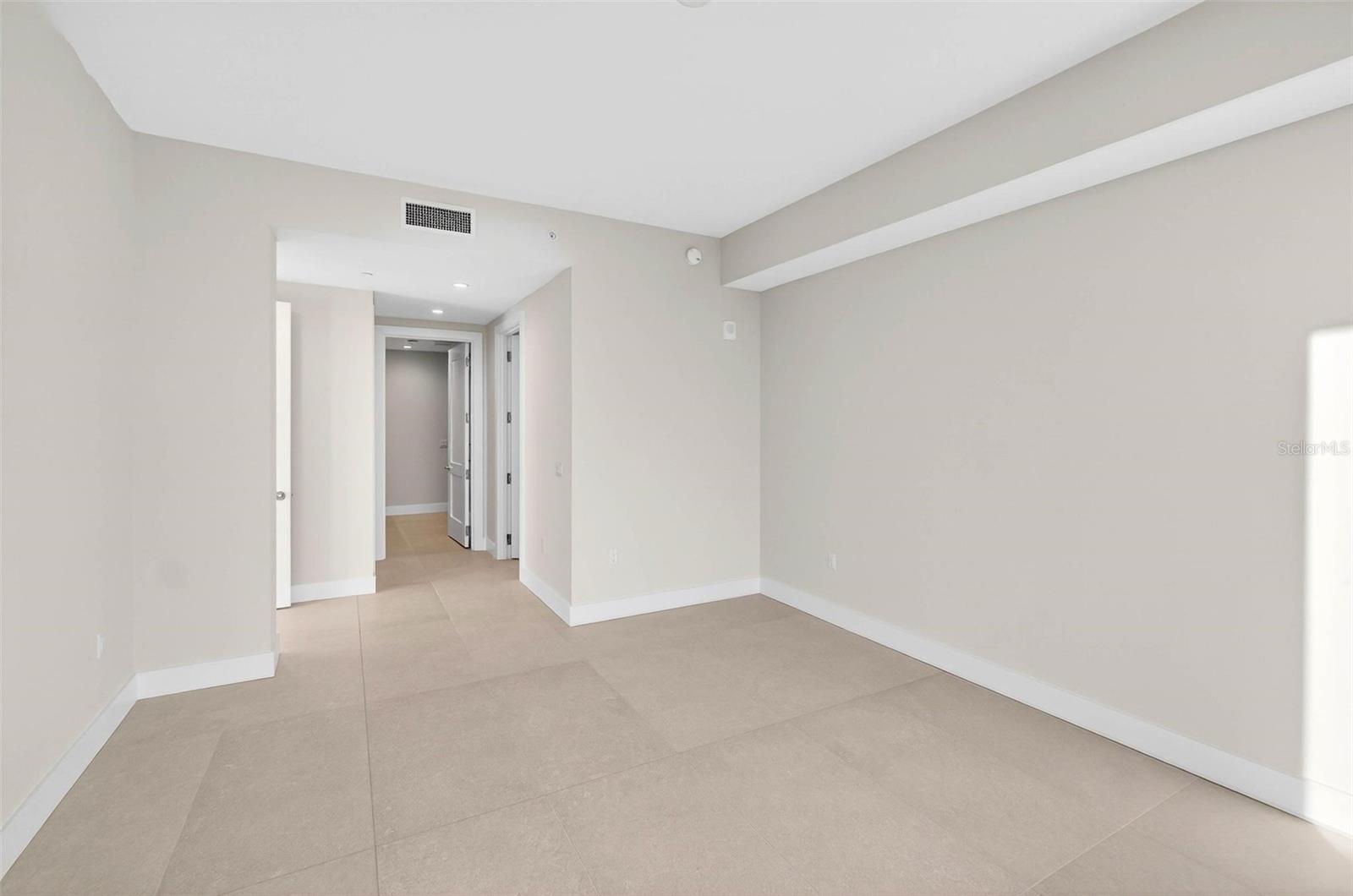 Image 37 of 81 For 275 1st Avenue S 2506