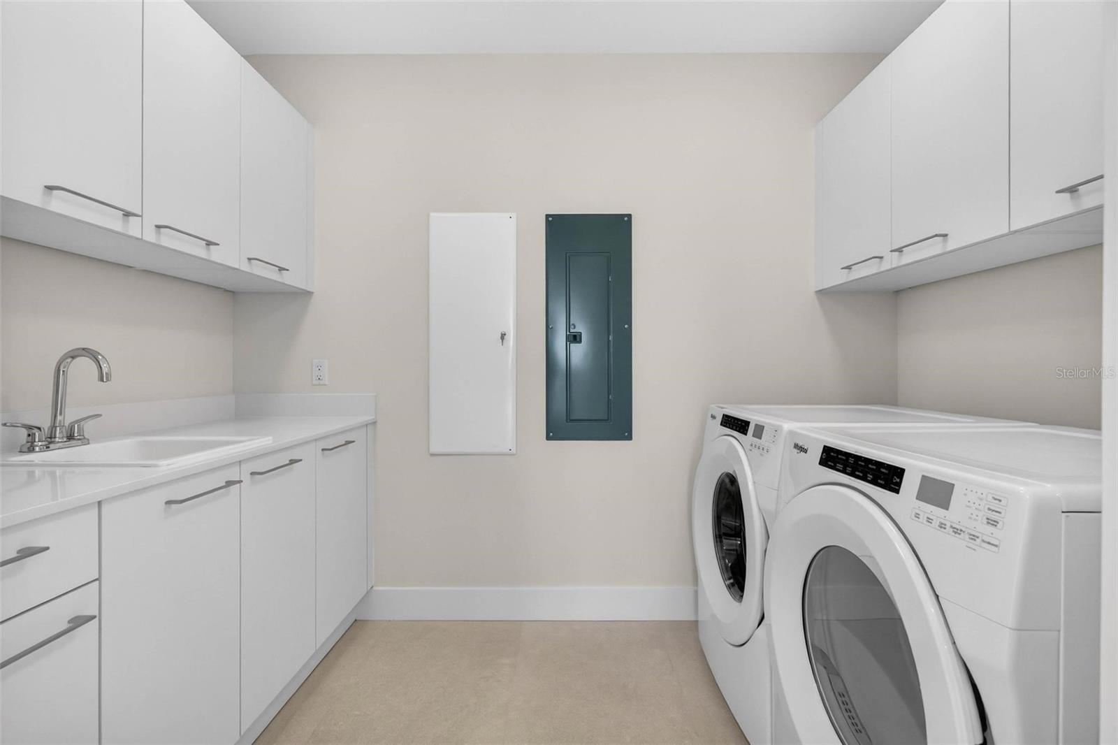 Image 39 of 81 For 275 1st Avenue S 2506