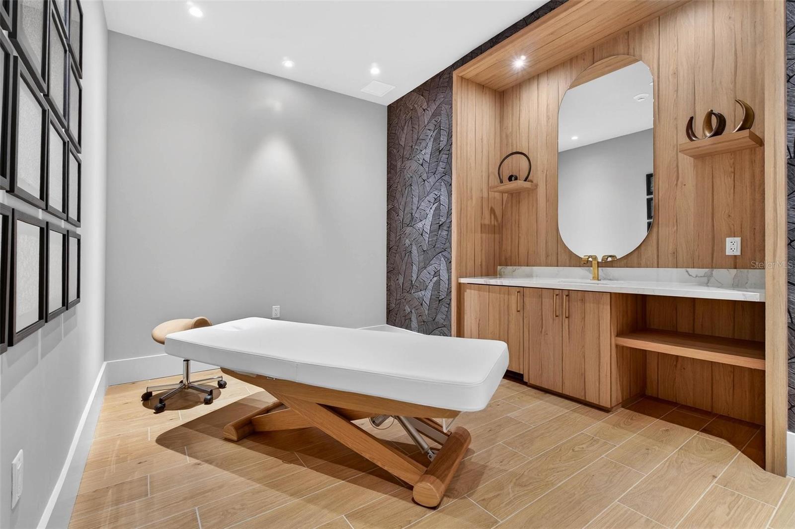 Image 45 of 81 For 275 1st Avenue S 2506