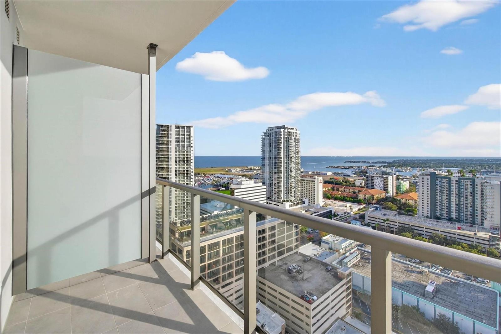 Image 5 of 81 For 275 1st Avenue S 2506