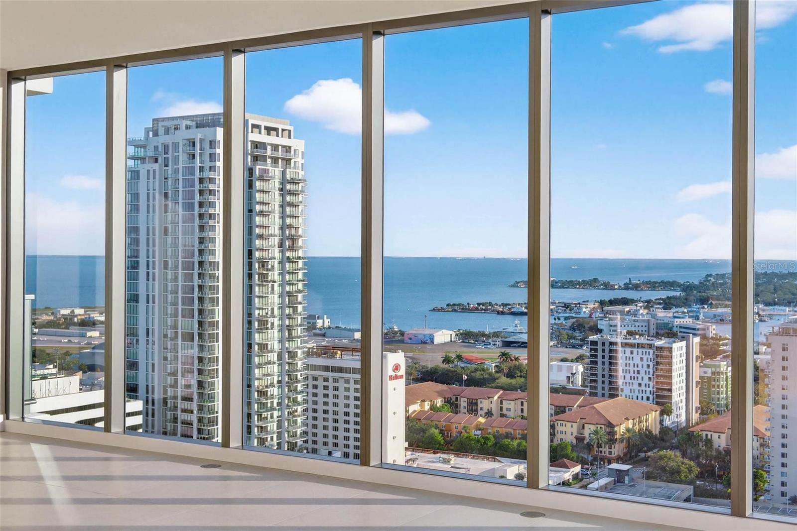 Image 7 of 81 For 275 1st Avenue S 2506