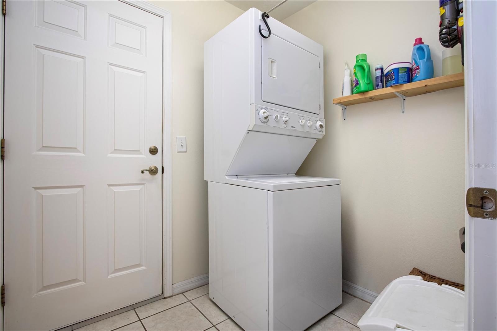 Image 14 of 76 For 1908 Sterling Glen Court