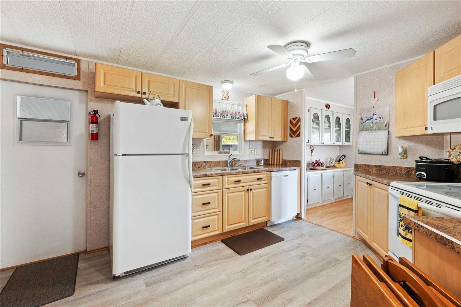 Image 3 of 51 For 5619 Dakota Street