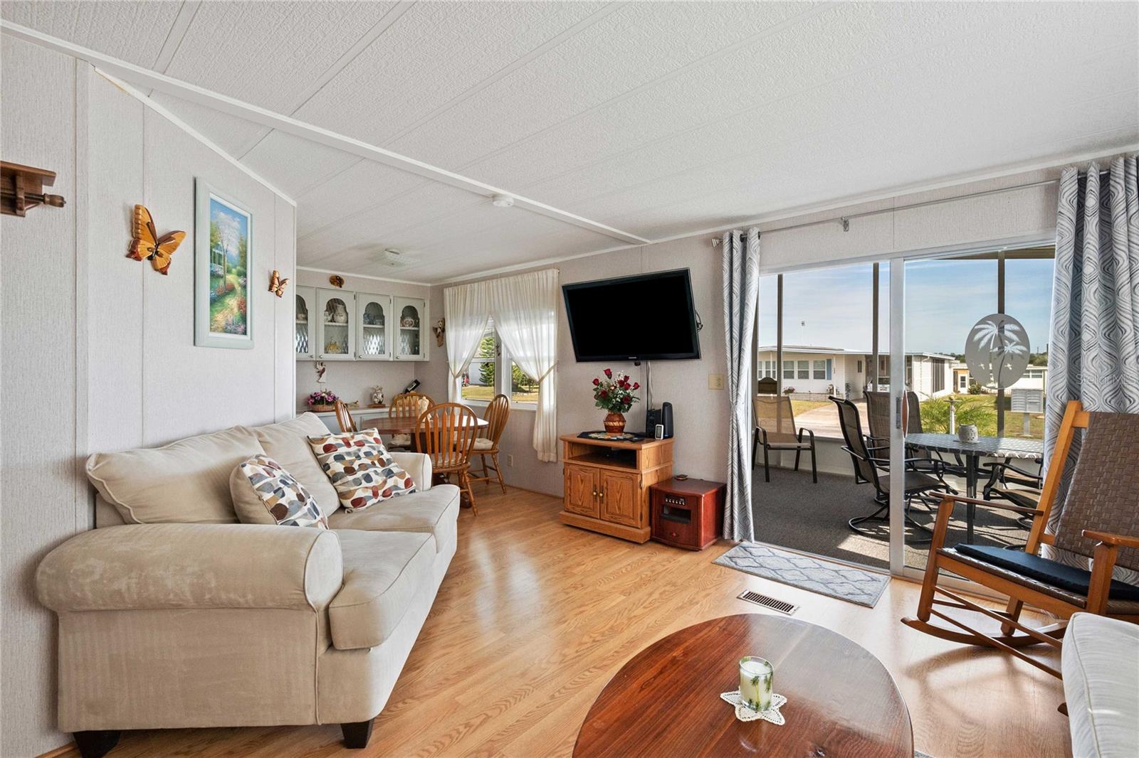 Image 7 of 51 For 5619 Dakota Street