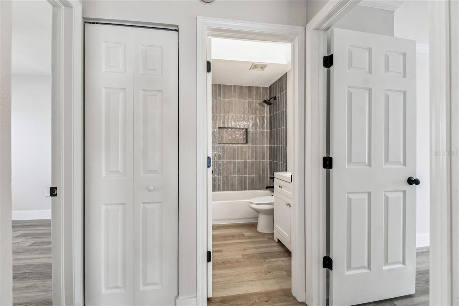 Image 11 of 84 For 4124 Randolph Street