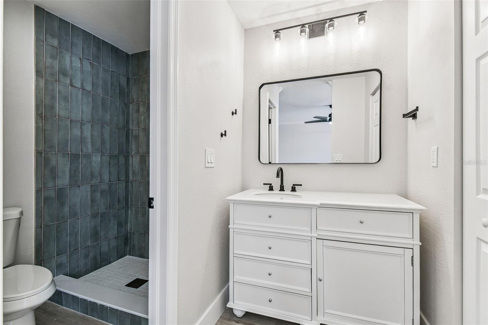 Image 20 of 84 For 4124 Randolph Street