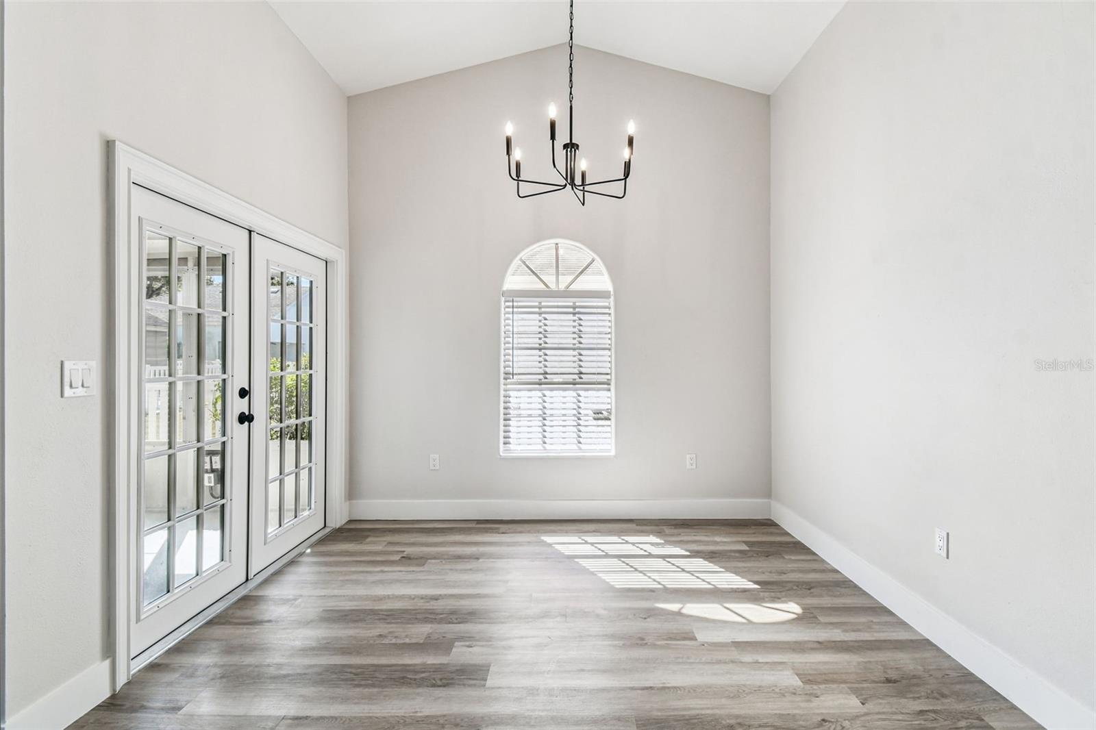 Image 30 of 84 For 4124 Randolph Street