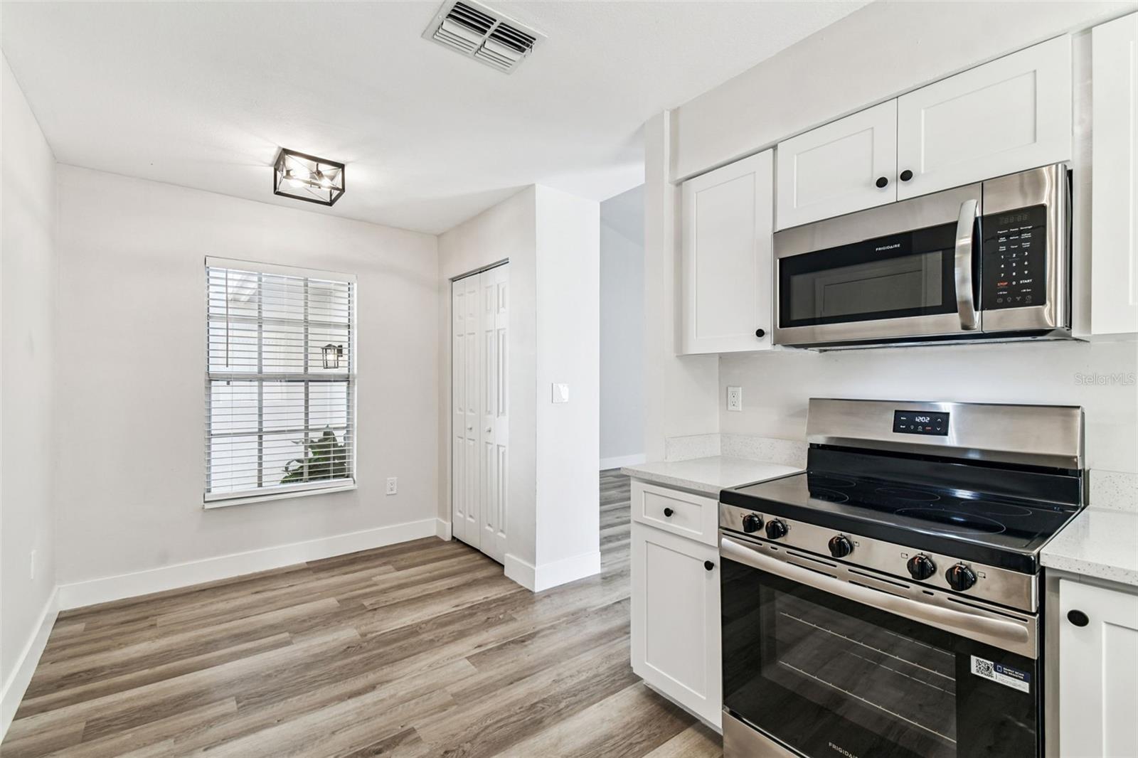 Image 38 of 84 For 4124 Randolph Street