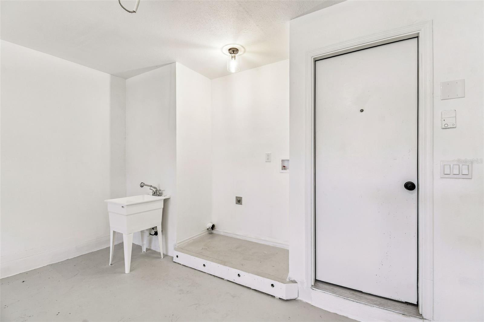 Image 41 of 84 For 4124 Randolph Street