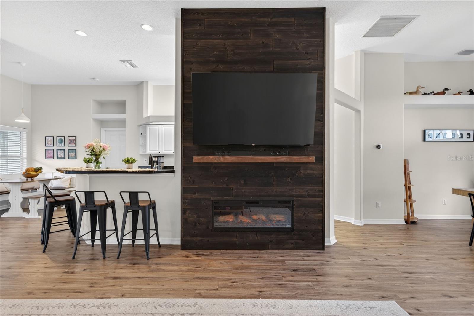 Image 18 of 74 For 6325 35th Avenue Circle E