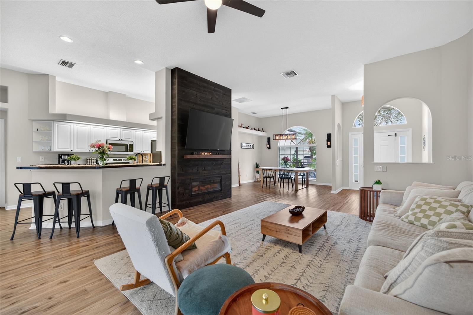 Image 21 of 74 For 6325 35th Avenue Circle E