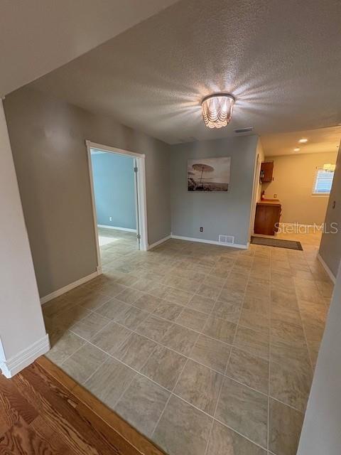 Image 21 of 36 For 1571 Evergreen Avenue