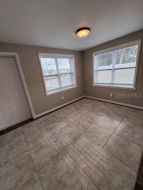 Image 31 of 36 For 1571 Evergreen Avenue