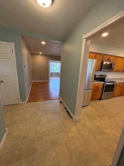 Image 4 of 36 For 1571 Evergreen Avenue