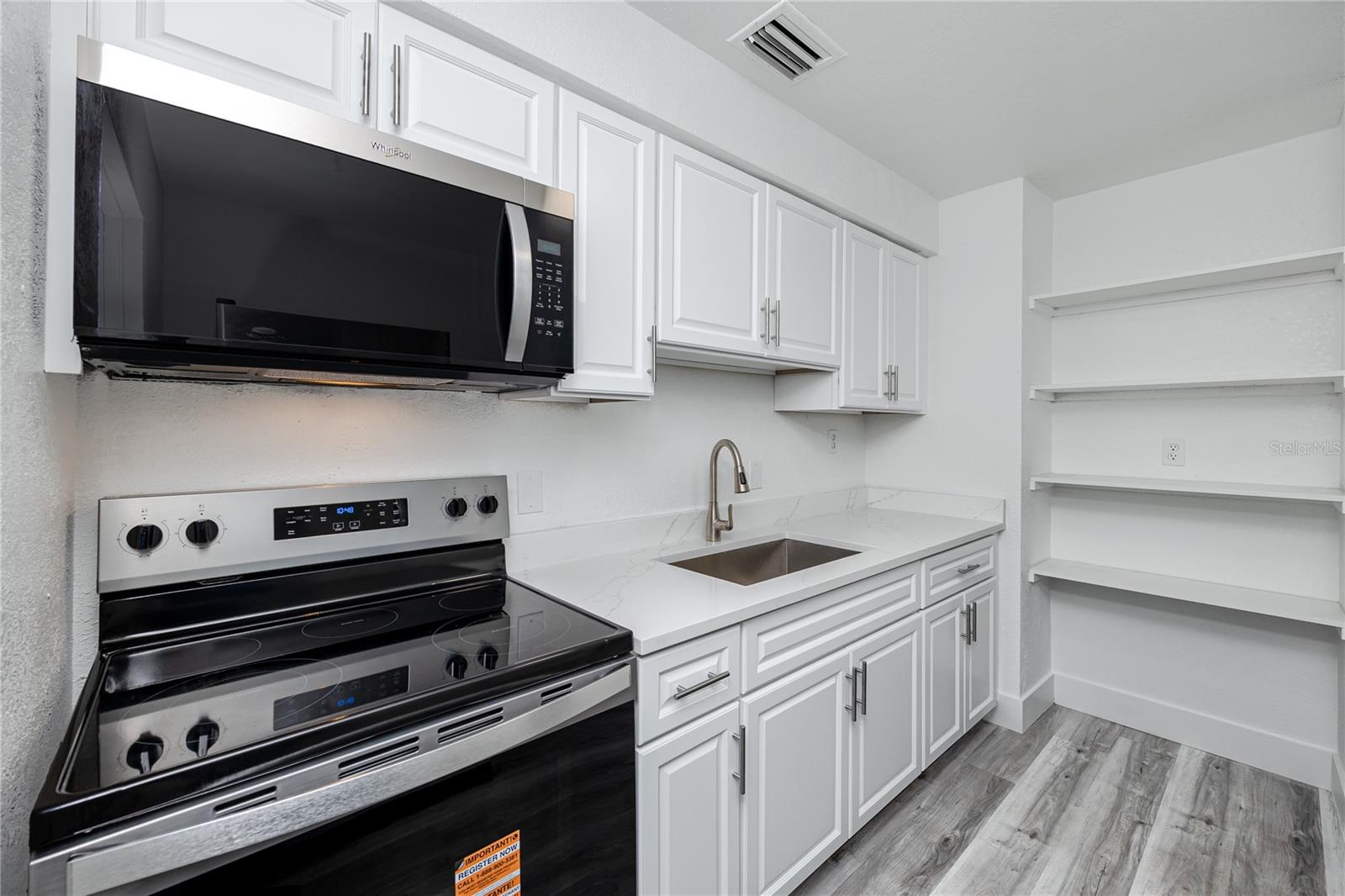 Image 11 of 37 For 418 39th Avenue N