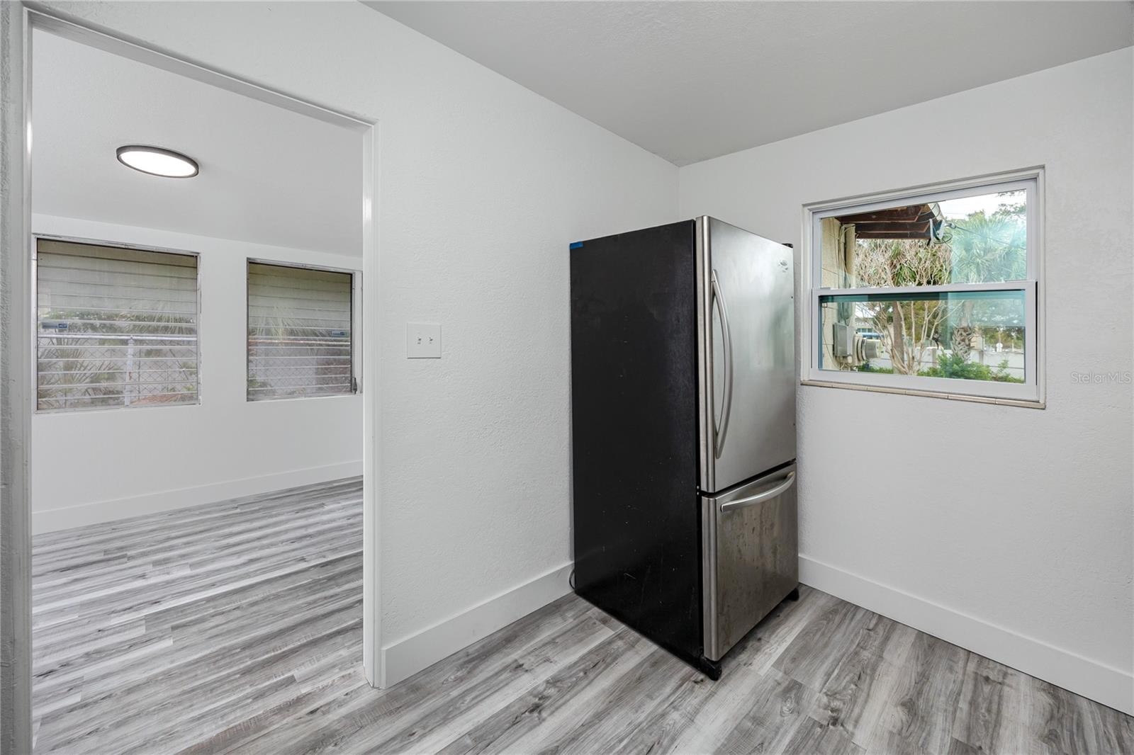 Image 12 of 37 For 418 39th Avenue N