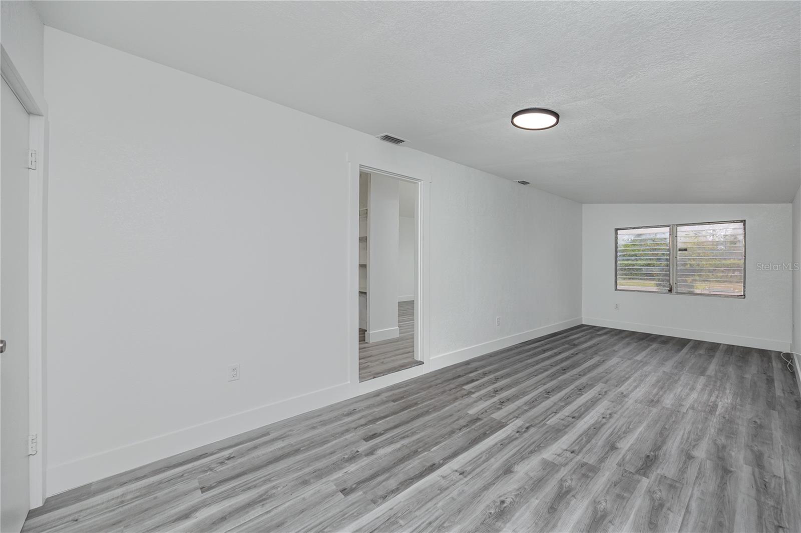 Image 16 of 37 For 418 39th Avenue N