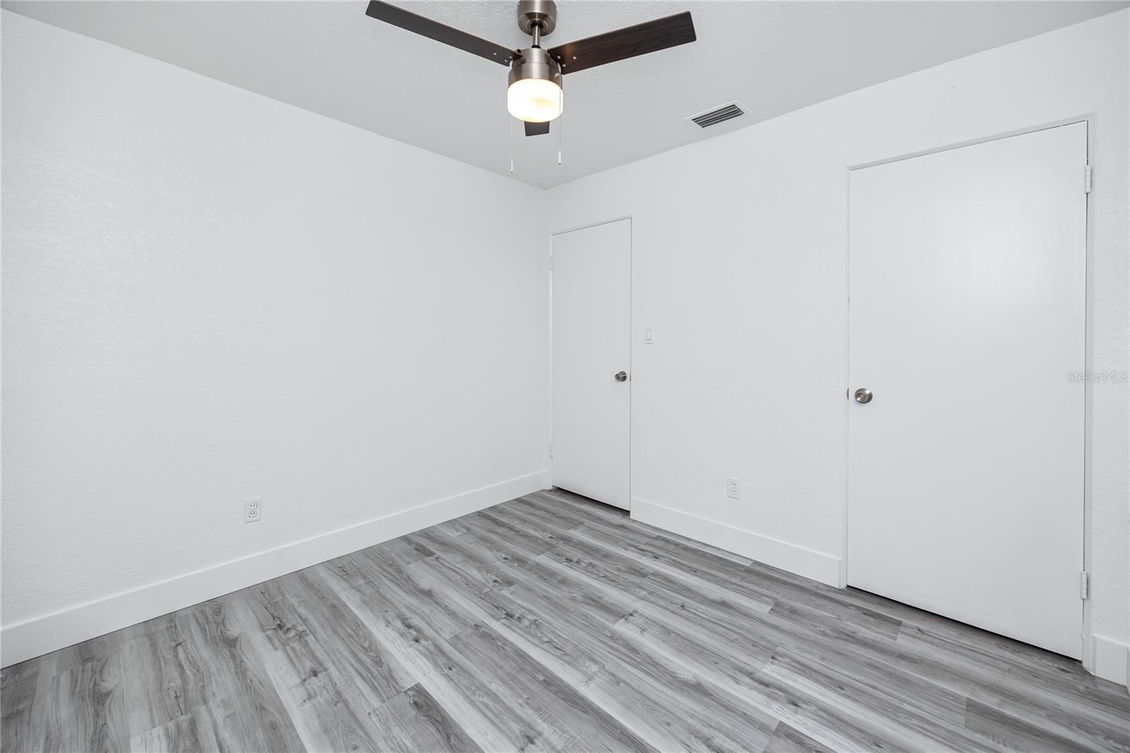 Image 24 of 37 For 418 39th Avenue N