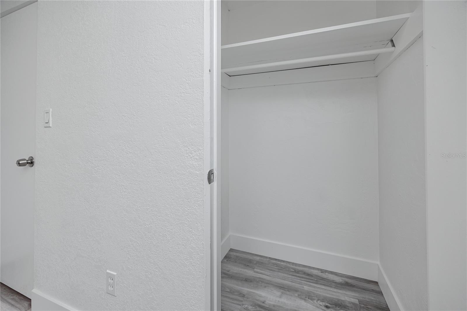 Image 25 of 37 For 418 39th Avenue N