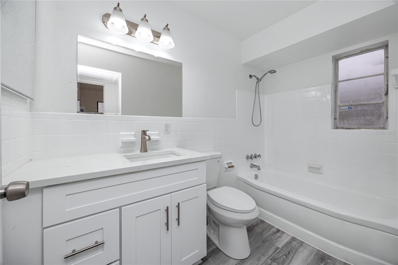 Image 26 of 37 For 418 39th Avenue N