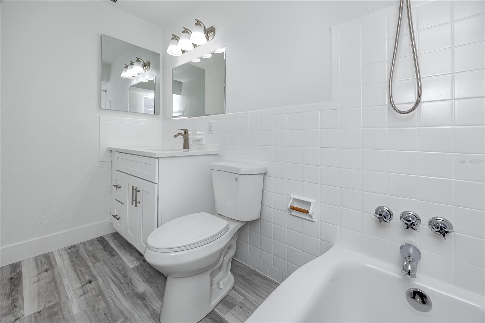 Image 28 of 37 For 418 39th Avenue N