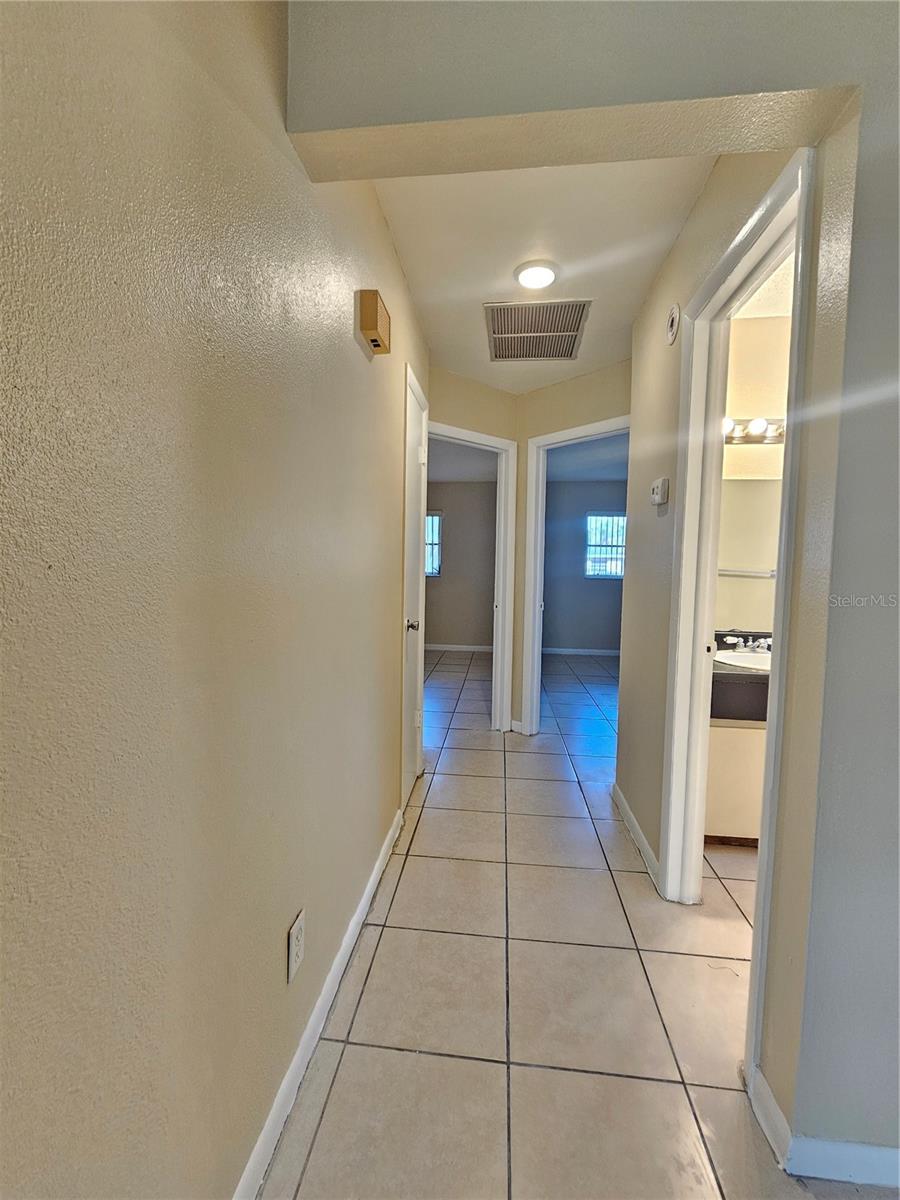 Image 11 of 18 For 201 Jefferson Circle N 9