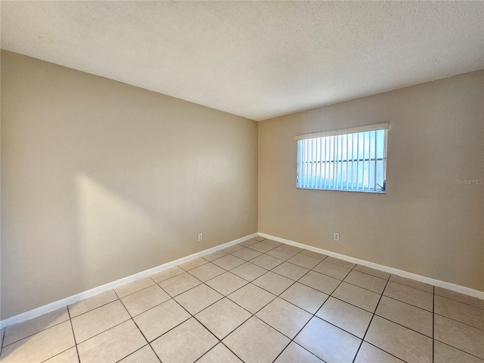 Image 13 of 18 For 201 Jefferson Circle N 9