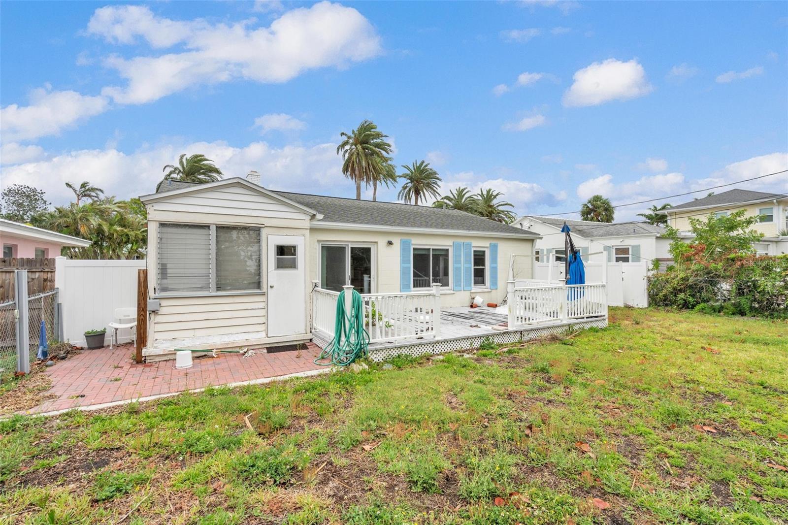 Listing photo id 4 for 752 Lantana Avenue