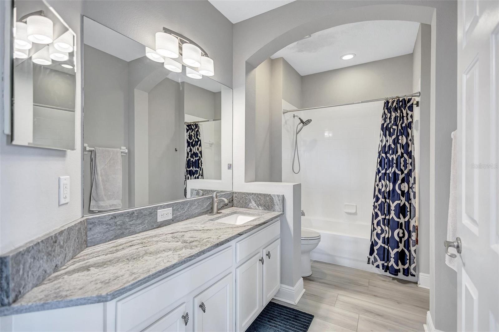 Image 26 of 49 For 14510 Mirabelle Vista Circle