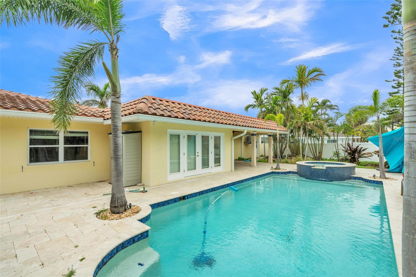 Image 3 of 11 For 1031 Mandalay Avenue