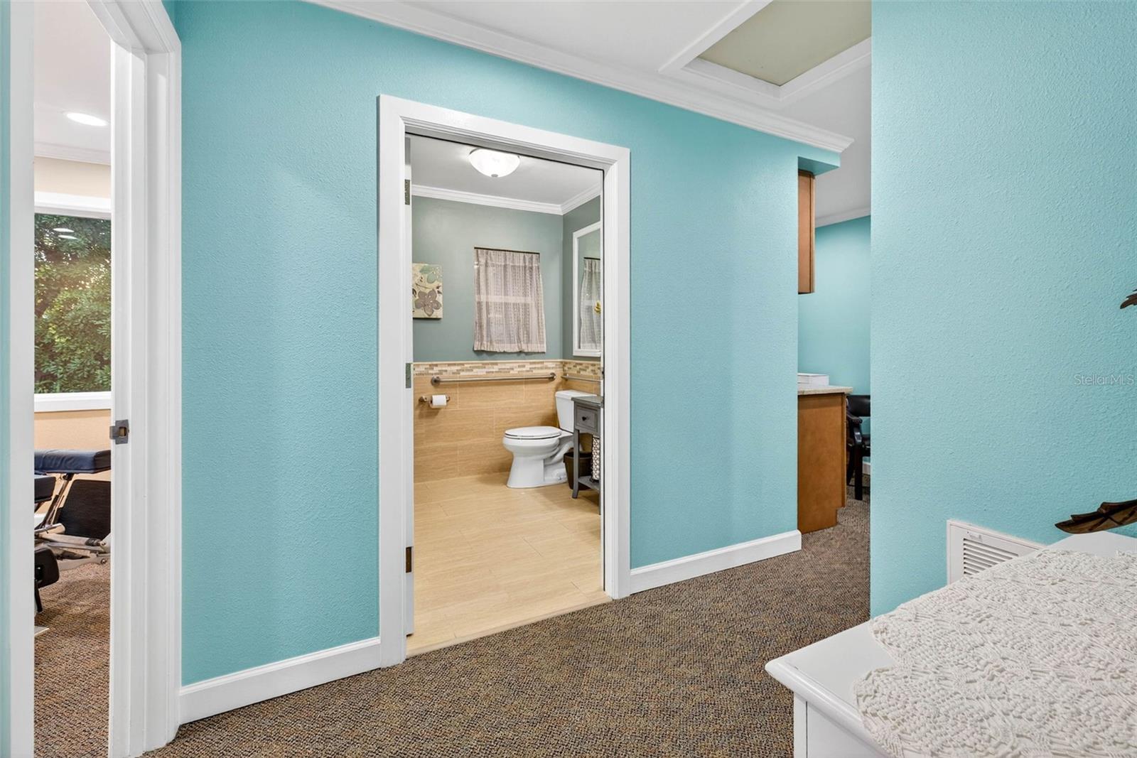 Image 11 of 32 For 12574 Indian Rocks Road