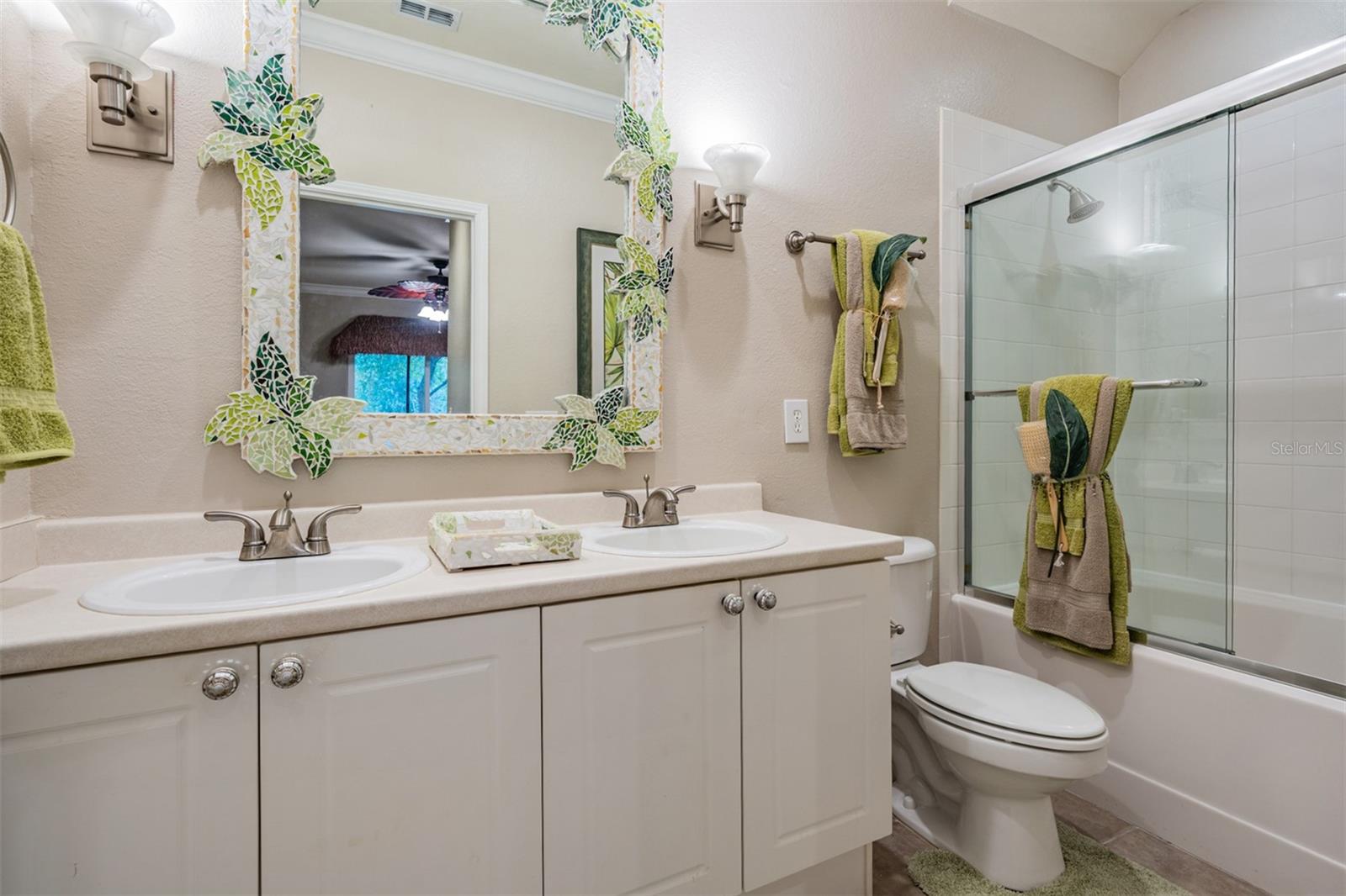 Image 18 of 54 For 2148 Chianti Place 13-0139