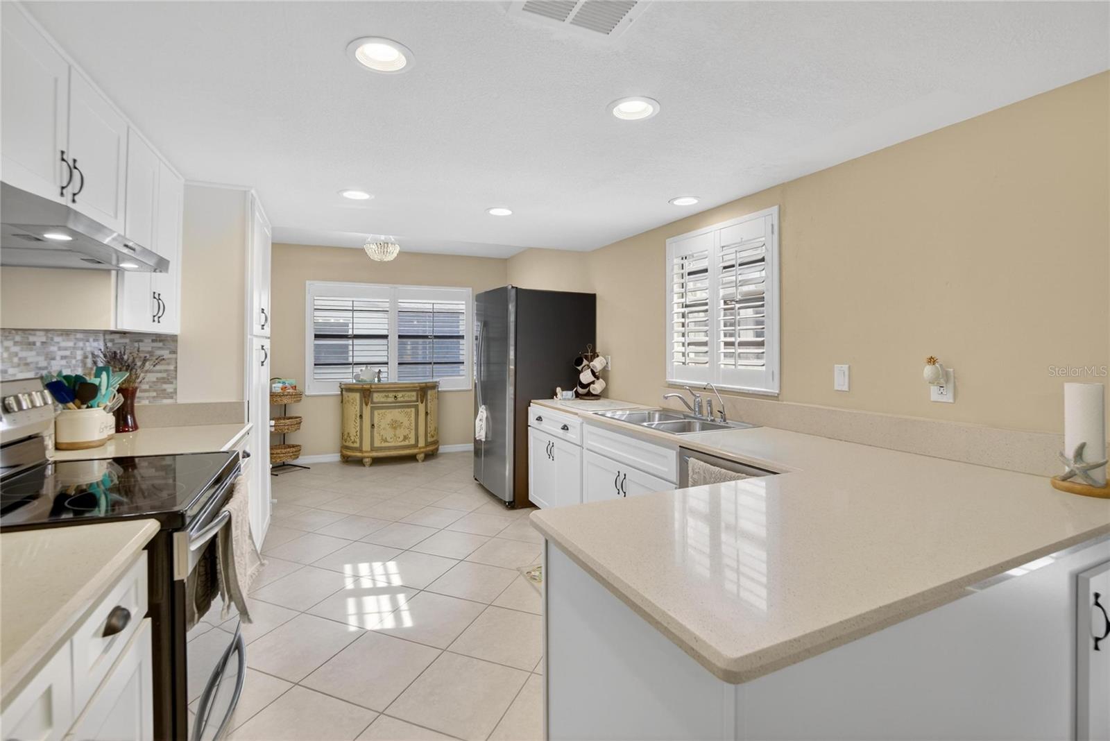 Image 23 of 53 For 2001 Hartlebury Way 432