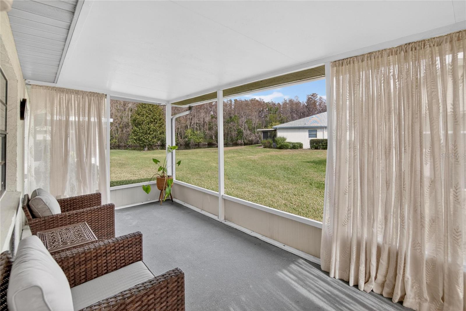 Image 37 of 53 For 2001 Hartlebury Way 432