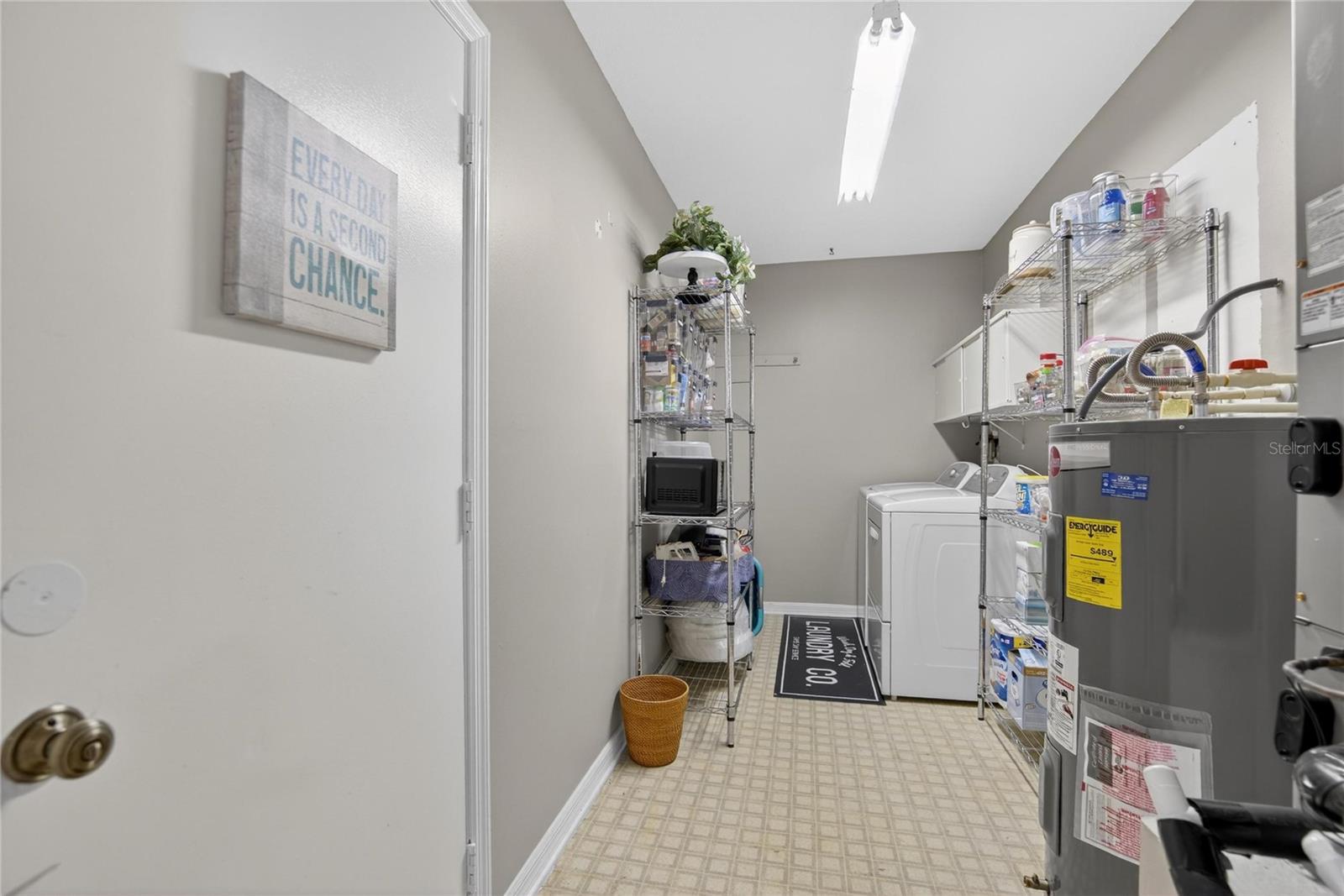 Image 40 of 53 For 2001 Hartlebury Way 432